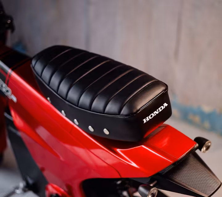 SATYA SEAT signature custom Vespa seat