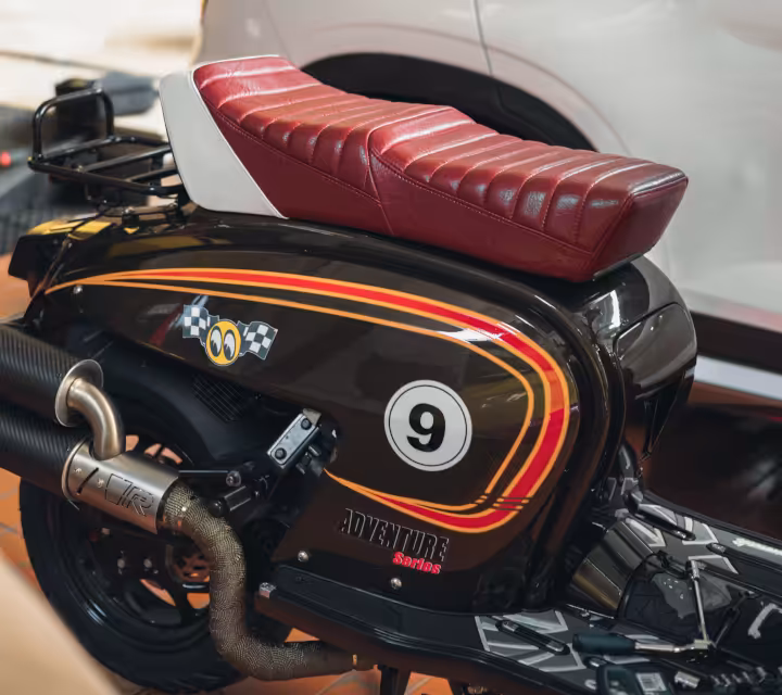 Shape Series Custom Vespa Seat